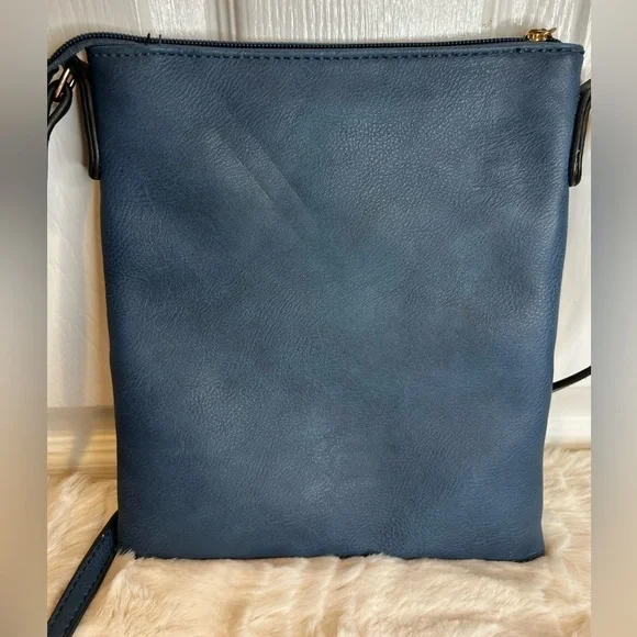 ISABELLE FAUX LEATHER CROSSBODY BAG - Picture 2 of 9